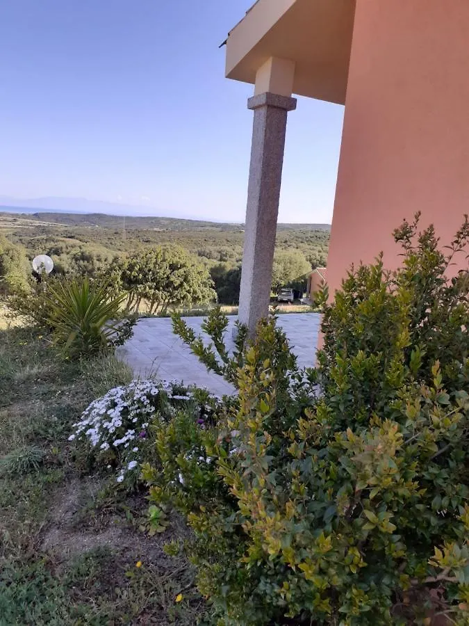 Holiday home Agriturismo Gli Olivastri: Sunny Apartment with Pool and Sea View Aglientu