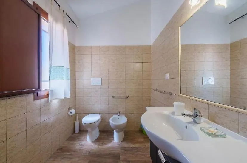 Agriturismo Gli Olivastri: Sunny Apartment with Pool and Sea View Aglientu Holiday home